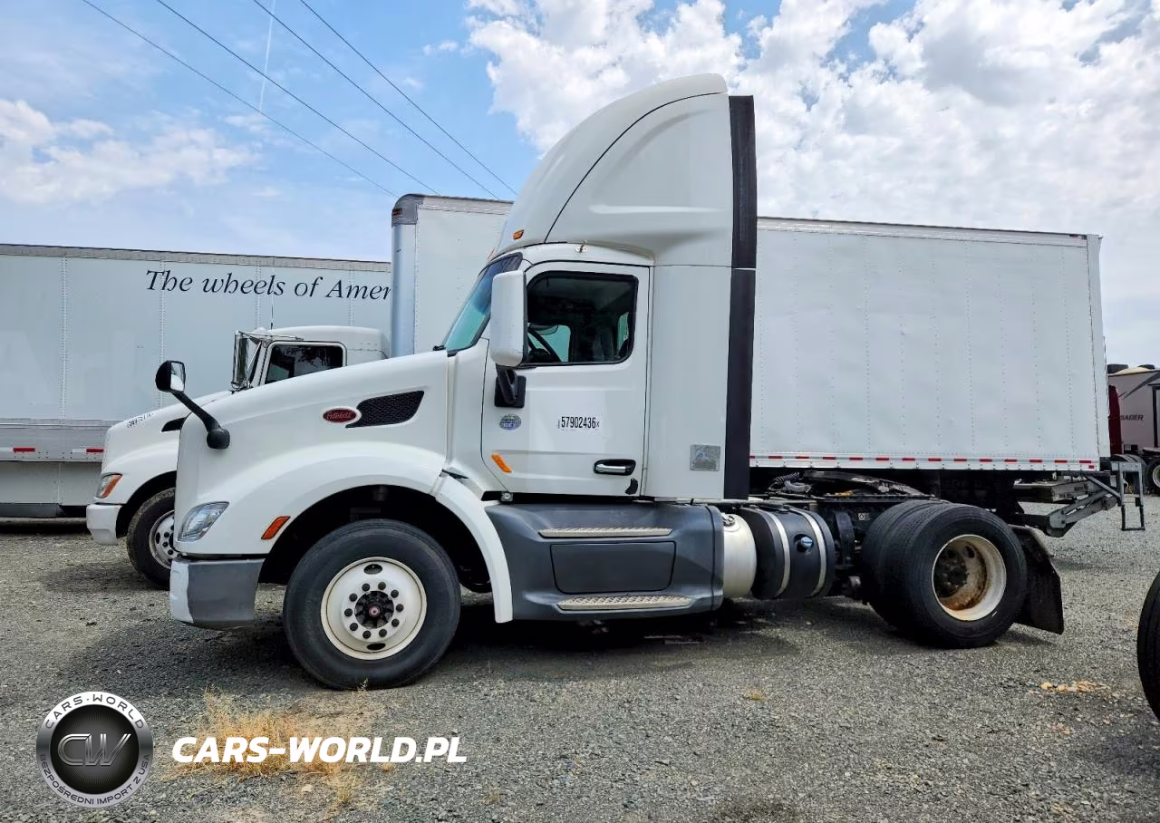 2017 Peterbilt 579 Semi Truck VIN:1XPBA48X0HD428989 - 9
