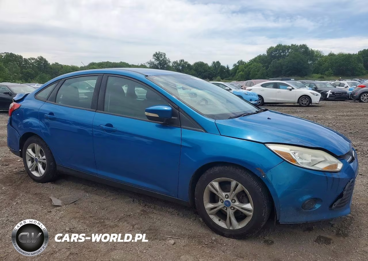 2013 Ford Focus Se VIN:1FADP3F27DL180417 - 4