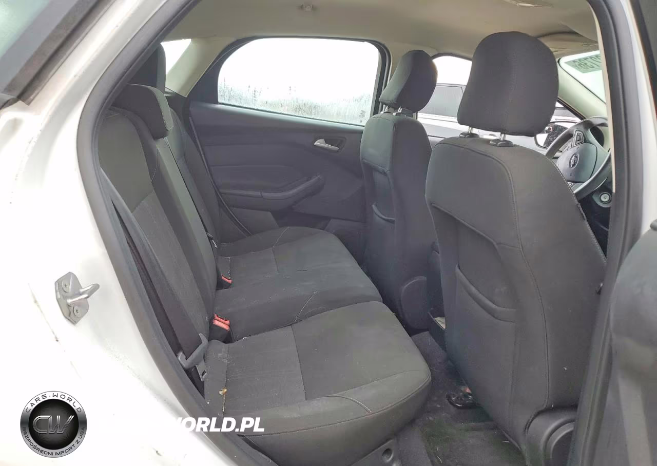 2015 Ford Focus VIN:1FADP3K2XFL223740 - 10
