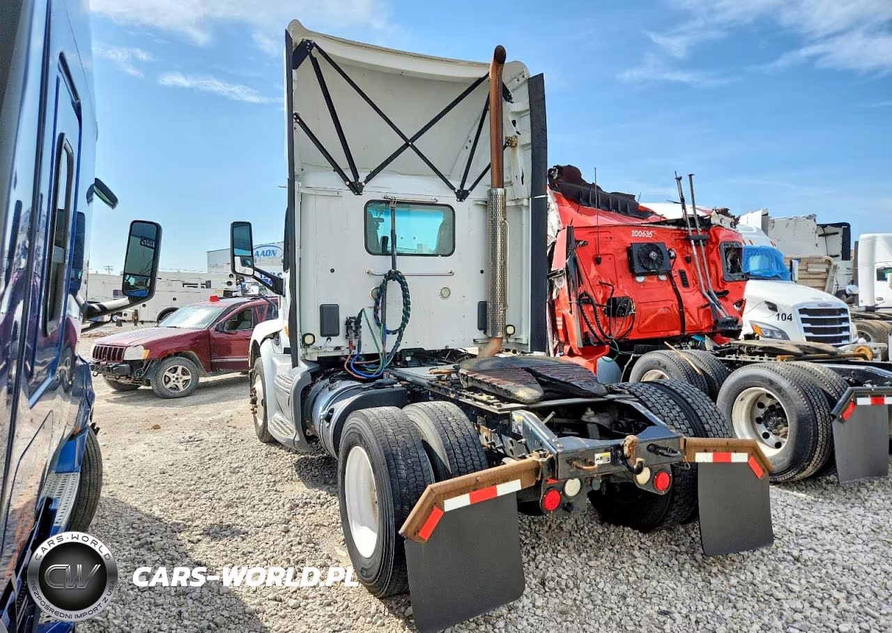2017 Peterbilt 579 Semi Truck VIN:1XPBA48XXHD428725 - 3