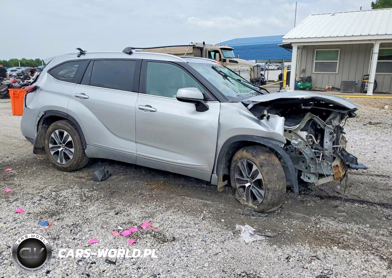 2022 Toyota Highlander Xle VIN:5TDGZRBH9NS583233 - 4