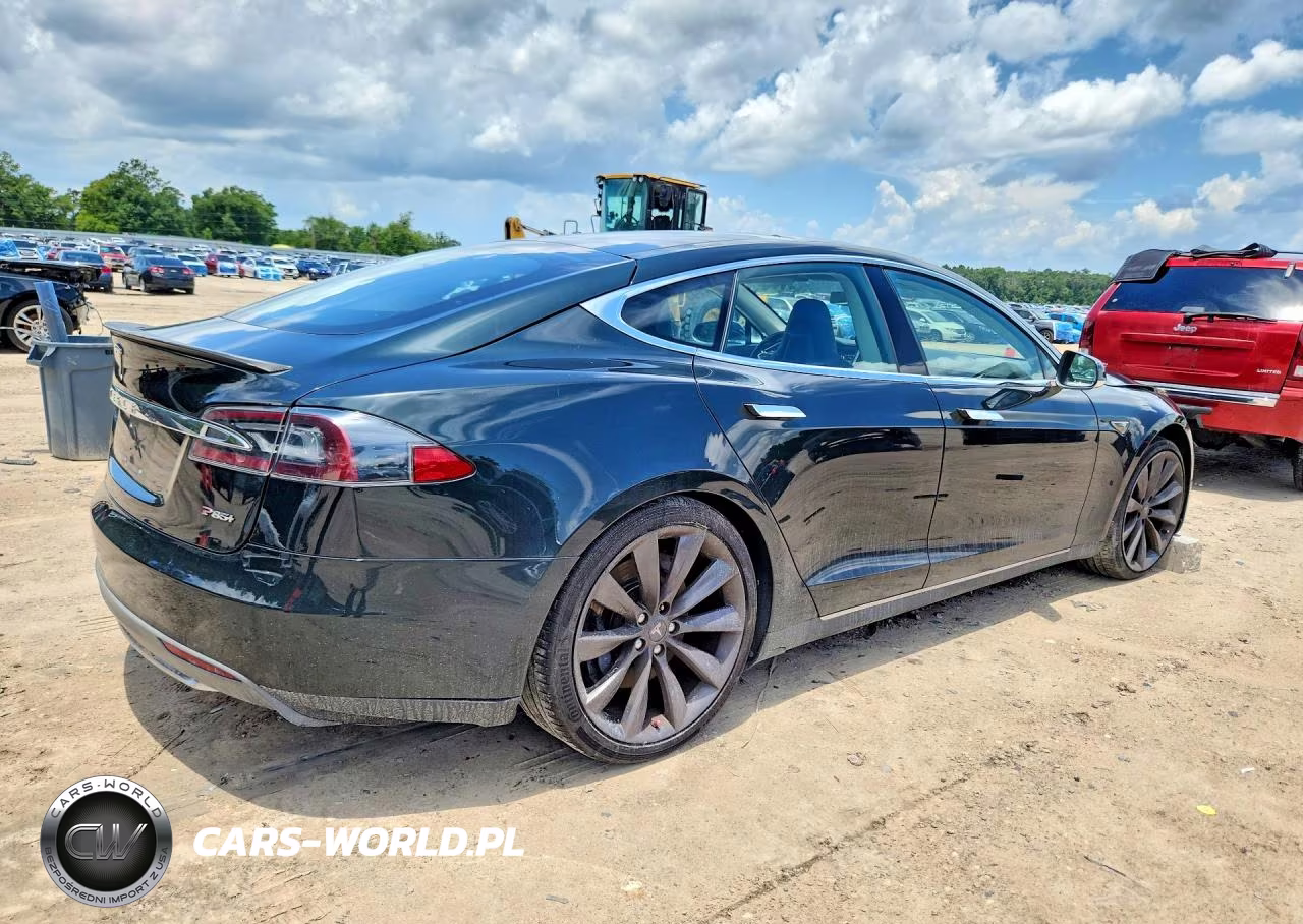 2013 Tesla Model S VIN:5YJSA1CPXDFP10826 - 3