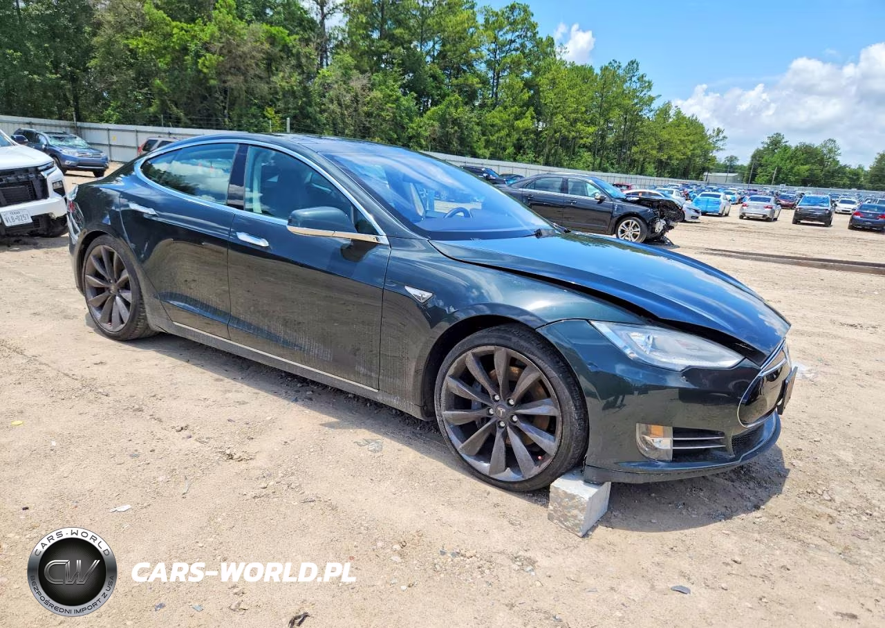 2013 Tesla Model S VIN:5YJSA1CPXDFP10826 - 4