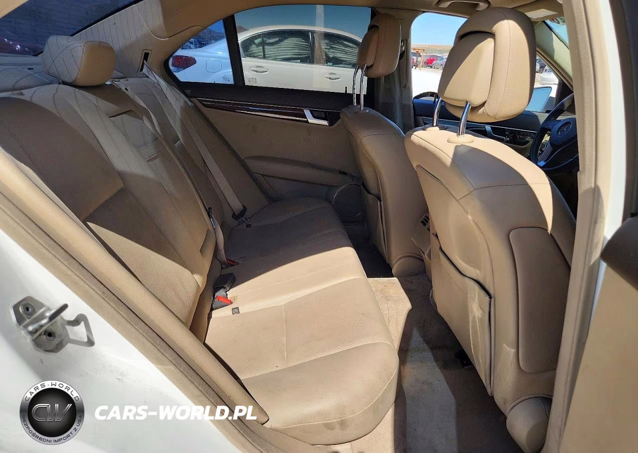 2013 Mercedes-Benz C 250 VIN:WDDGF4HB1DA835945 - 10