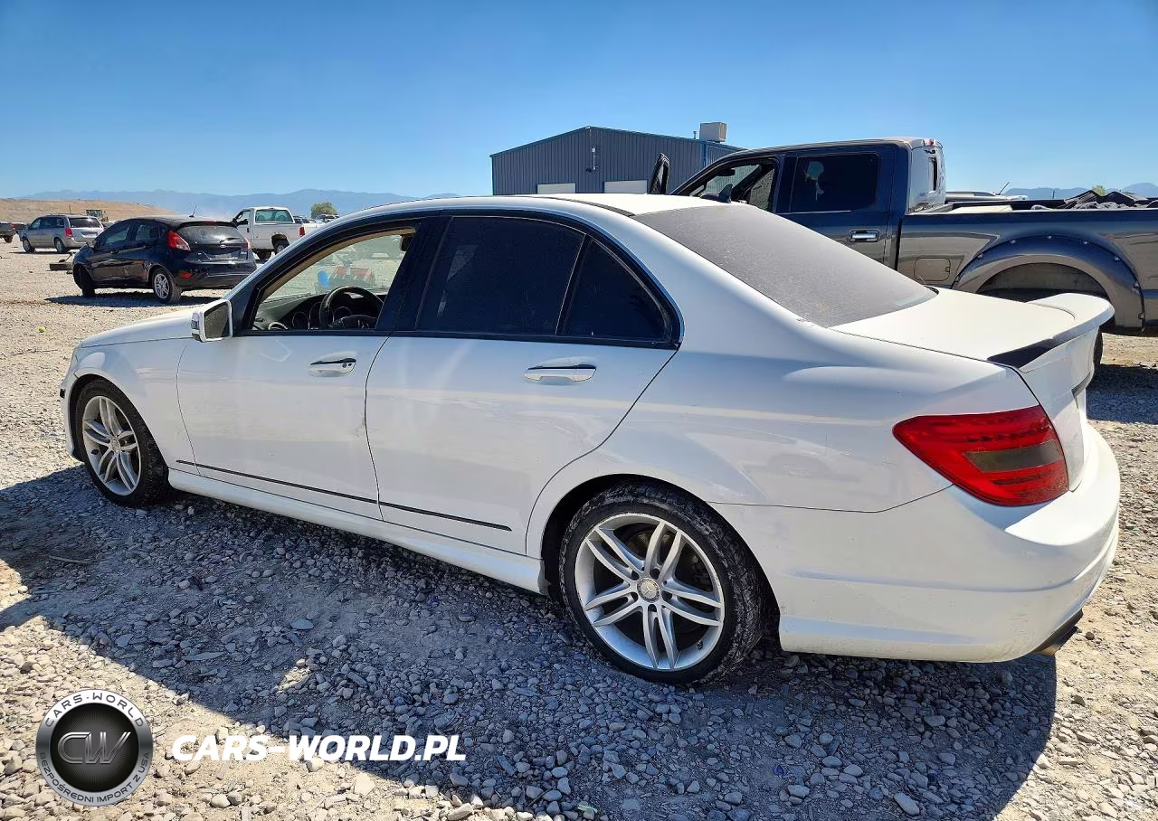 2013 Mercedes-Benz C 250 VIN:WDDGF4HB1DA835945 - 2