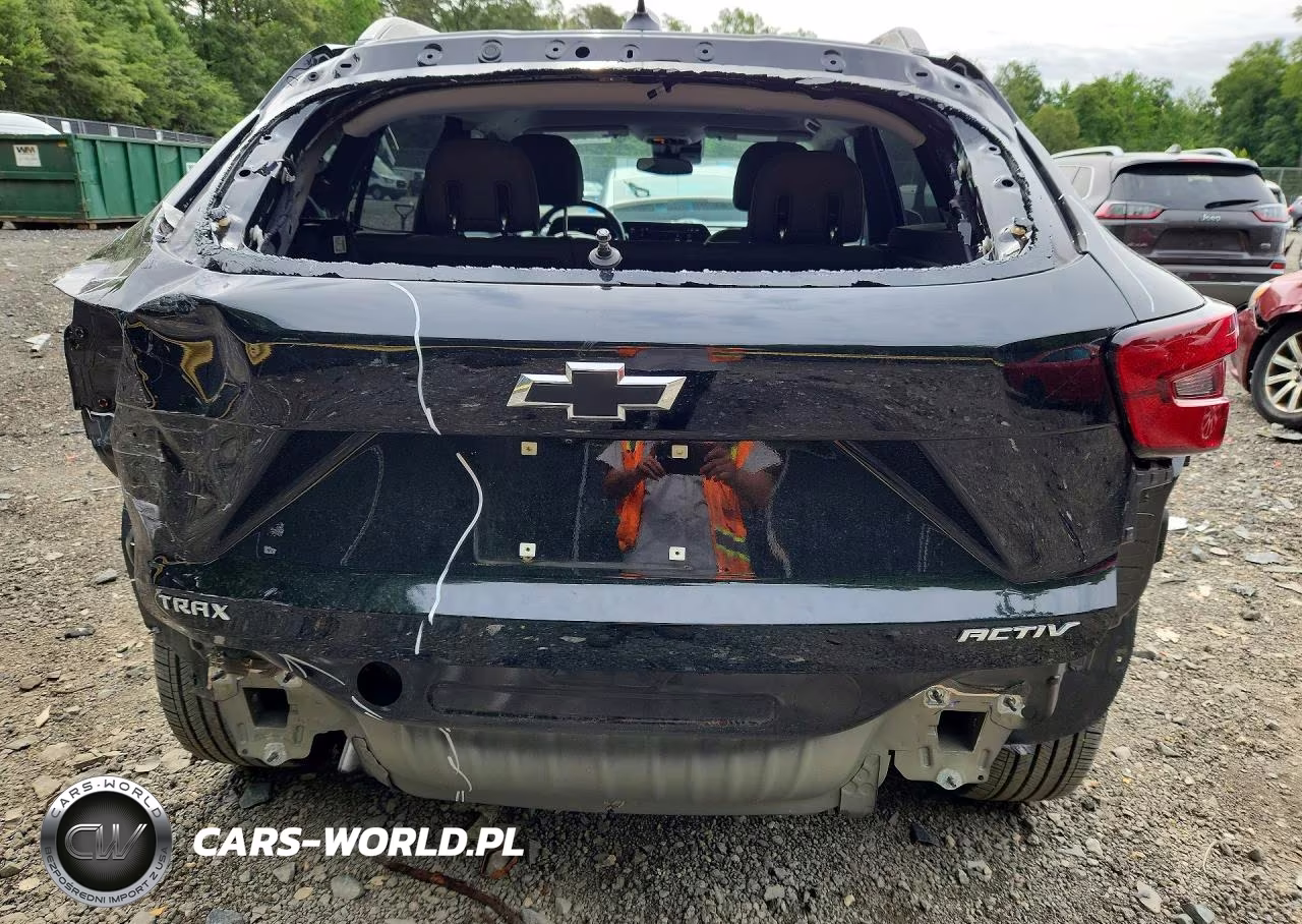 2025 Chevrolet Trax Activ VIN:KL77LKEP7SC075994 - 6