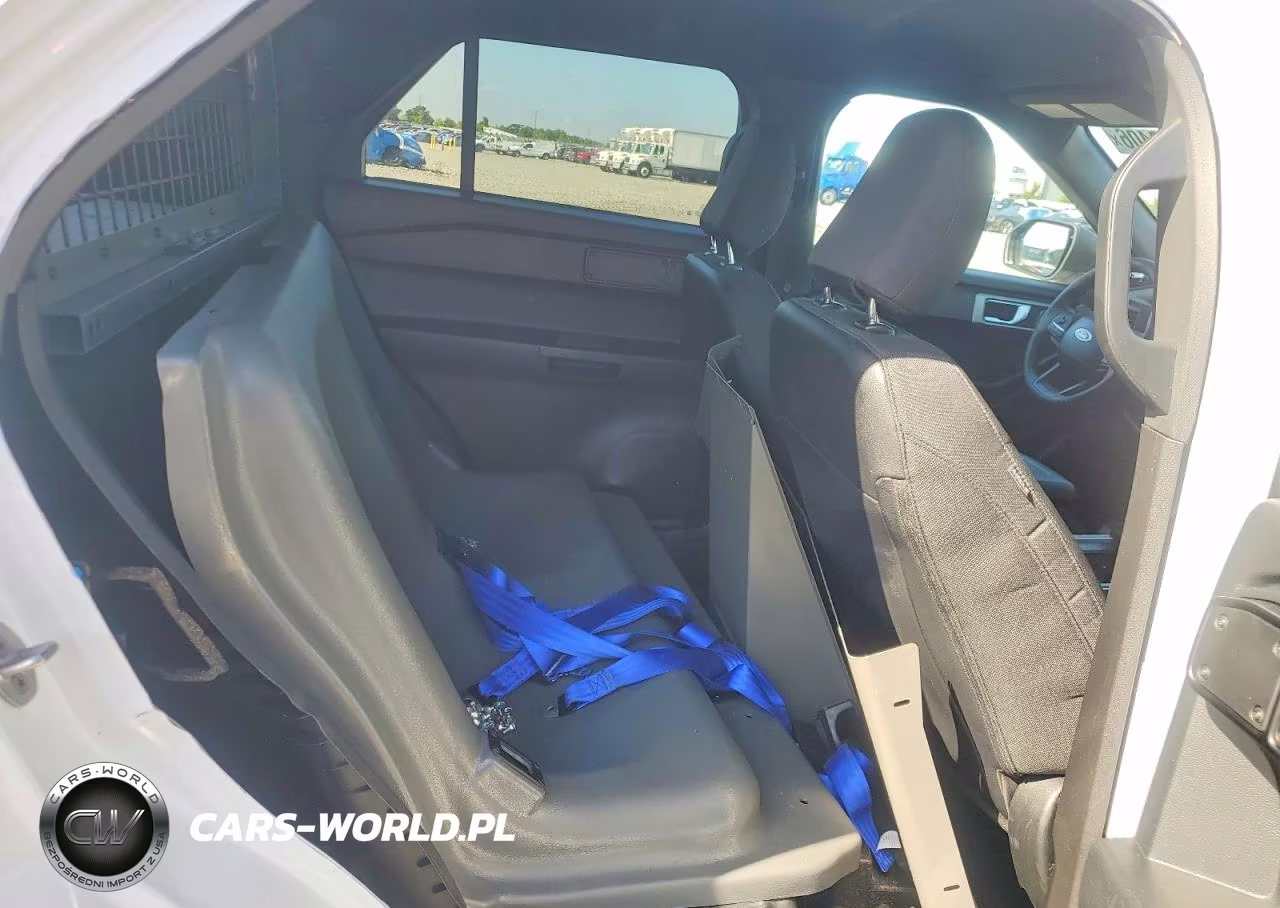 2023 Ford Explorer Police Interceptor VIN:1FM5K8AB3PGB84300 - 10