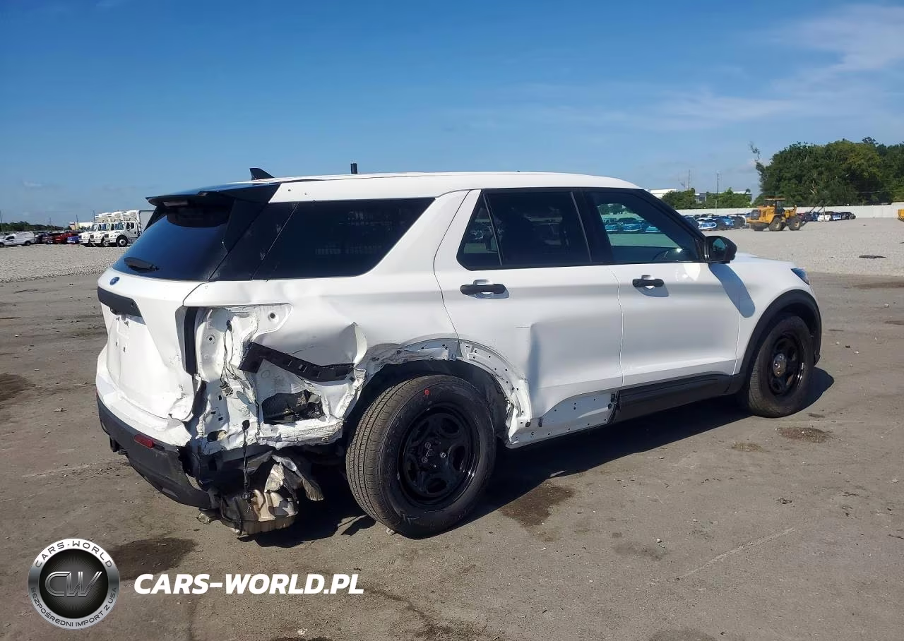 2023 Ford Explorer Police Interceptor VIN:1FM5K8AB3PGB84300 - 3