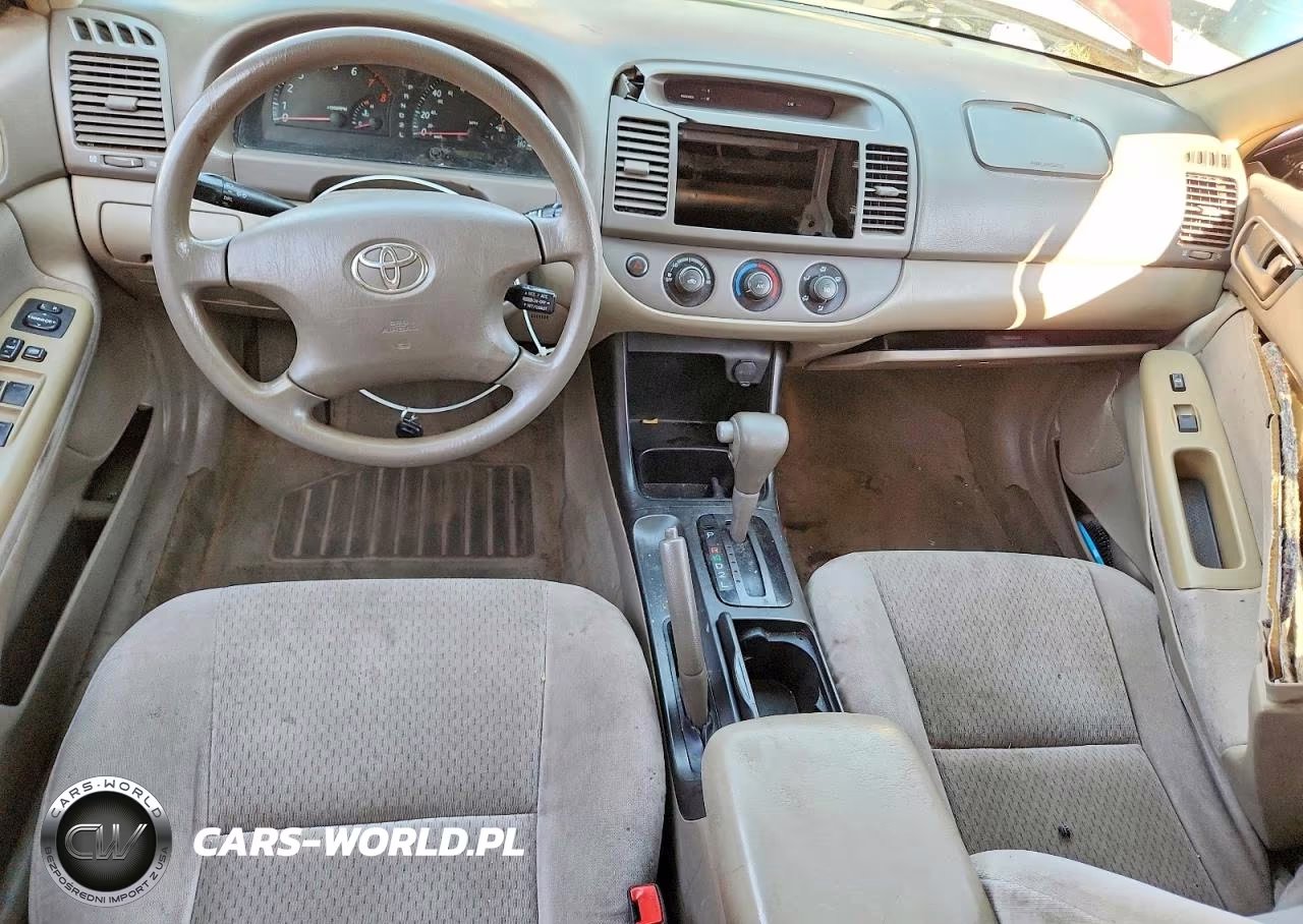 2003 Toyota Camry Le VIN:4T1BE32K13U718837 - 8