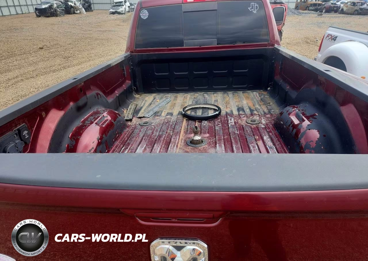2021 Ram 3500 Laramie VIN:3C63RRJLXMG618516 - 10