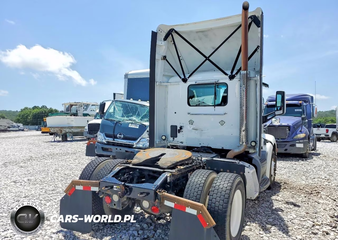 2018 Peterbilt 579 VIN:1XPBA48XXJD478322 - 4