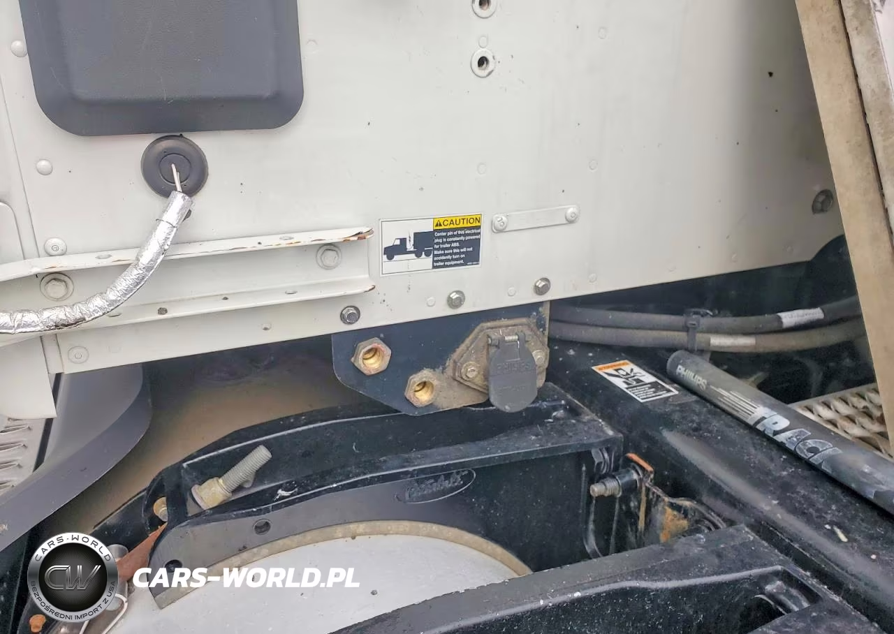 2018 Peterbilt 579 VIN:1XPBA48XXJD478322 - 9