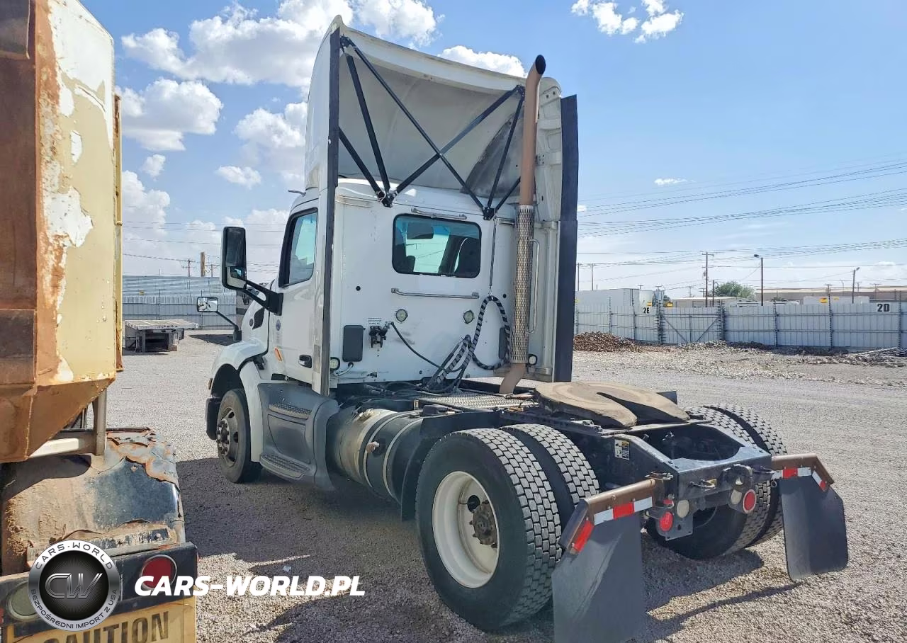 2018 Peterbilt 579 Semi Truck VIN:1XPBA48X7JD478200 - 3