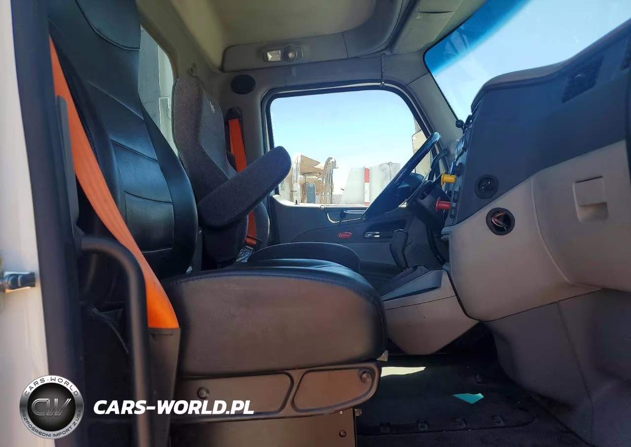 2018 Peterbilt 579 Semi Truck VIN:1XPBA48X7JD478200 - 5