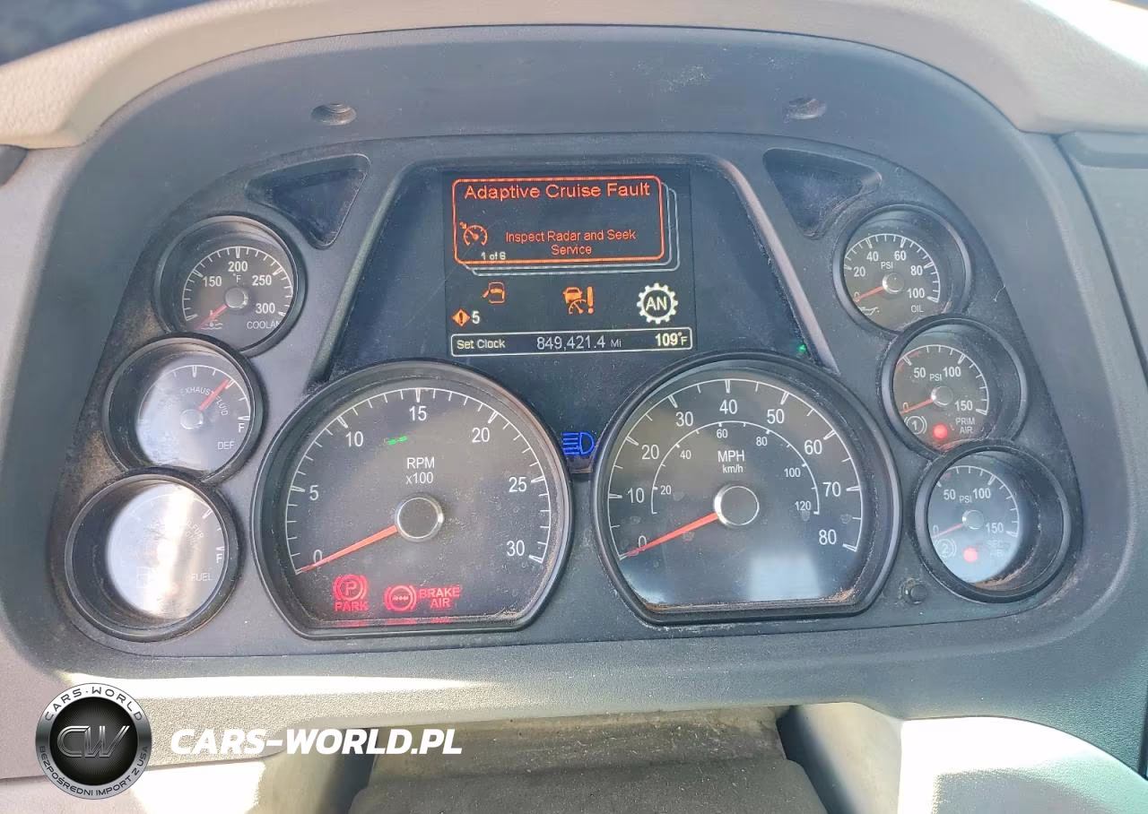 2018 Peterbilt 579 Semi Truck VIN:1XPBA48X7JD478200 - 8