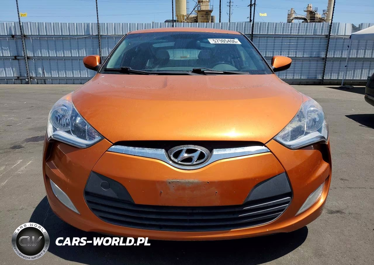 2017 Hyundai Veloster Base VIN:KMHTC6AD0HU306303 - 5