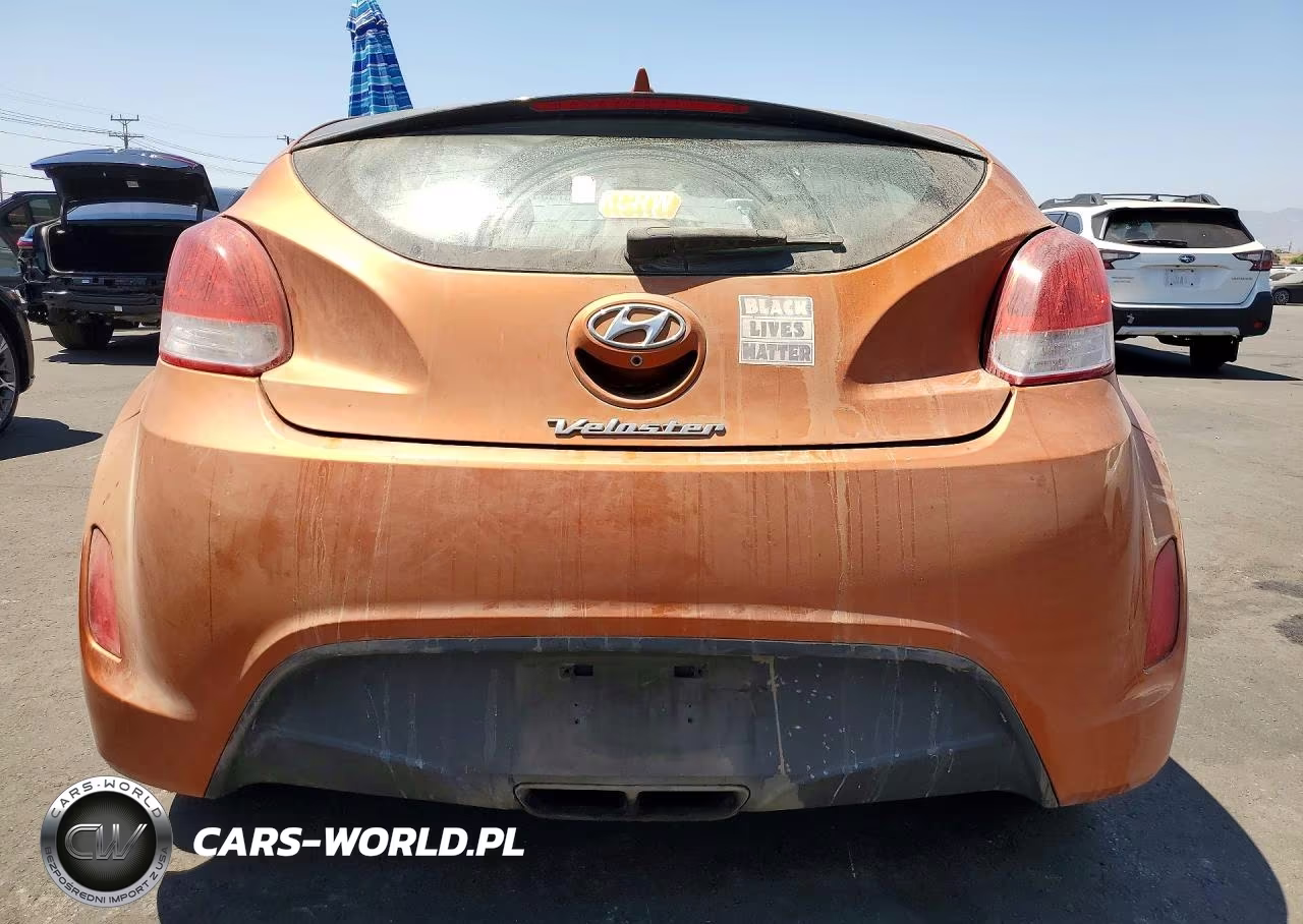 2017 Hyundai Veloster Base VIN:KMHTC6AD0HU306303 - 6