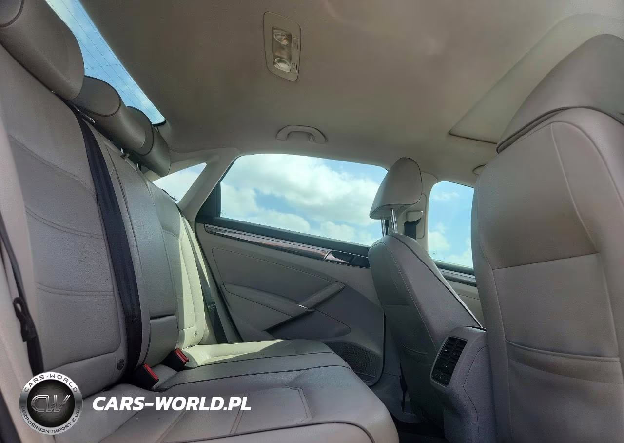 2018 Volkswagen Passat Se VIN:1VWBA7A38JC025278 - 10