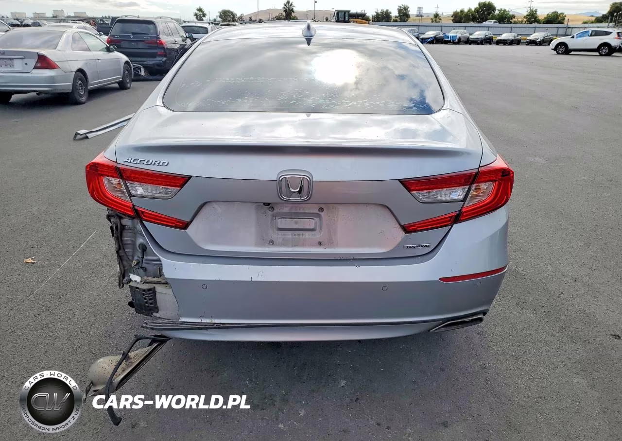 2018 Honda Accord Touring VIN:1HGCV1F94JA094701 - 6