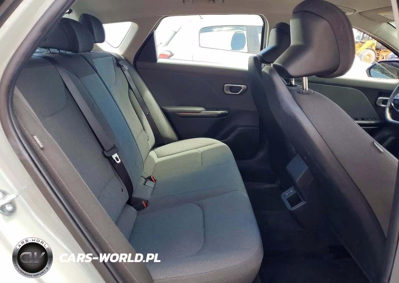 2025 Kia K4 Lxs VIN:3KPFT4DEXSE141747 - 10