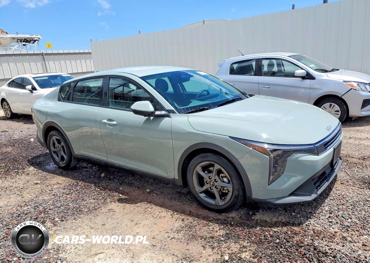 2025 Kia K4 Lxs VIN:3KPFT4DEXSE141747 - 4