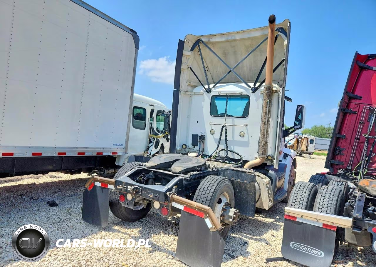 2018 Peterbilt 579 Semi Truck VIN:1XPBA48X9JD477436 - 4