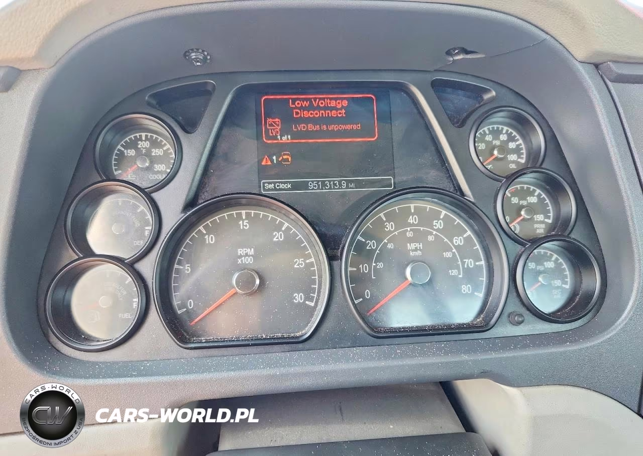 2018 Peterbilt 579 Semi Truck VIN:1XPBA48X9JD477436 - 8