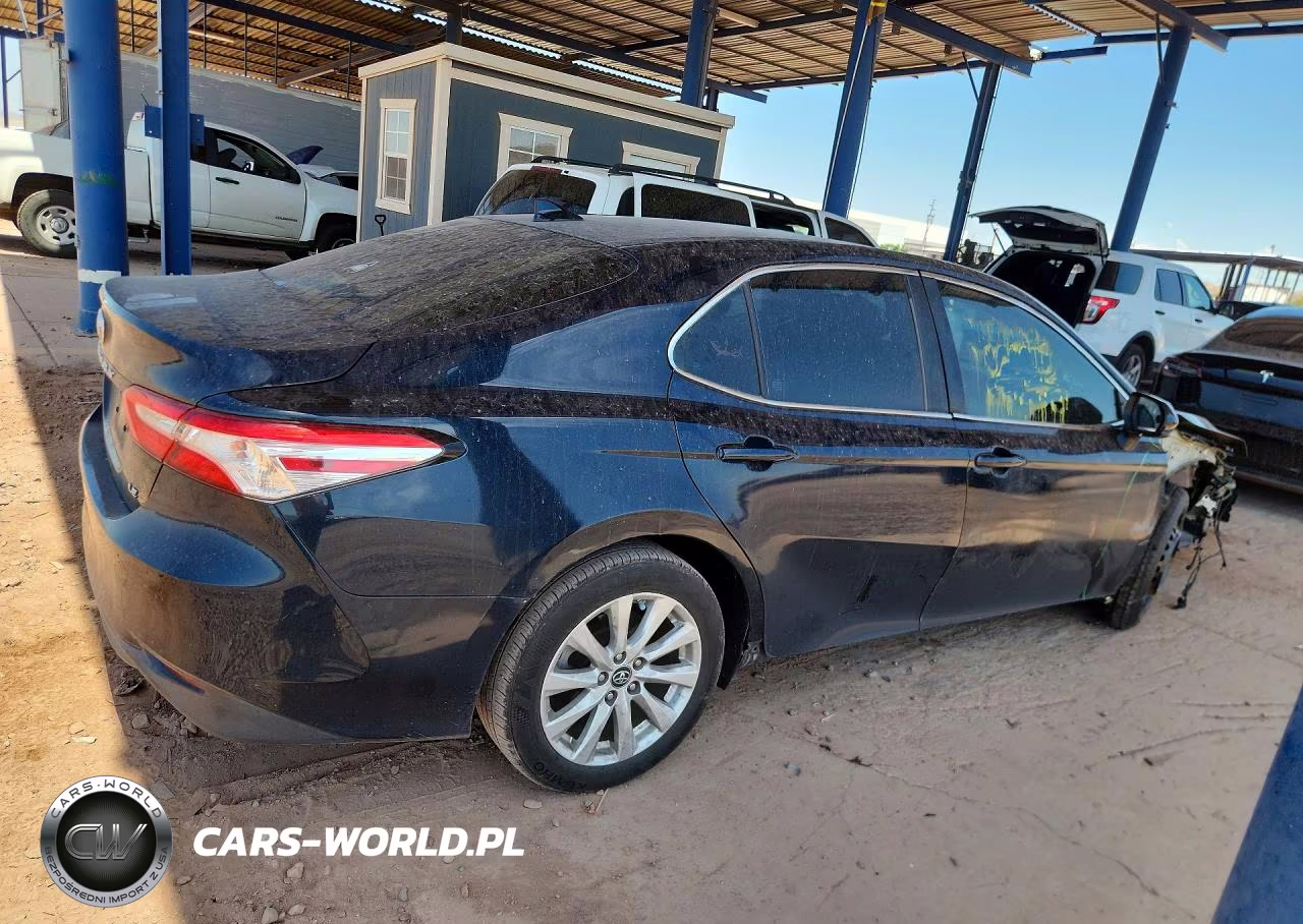 2019 Toyota Camry Le VIN:4T1B11HK1KU755652 - 3