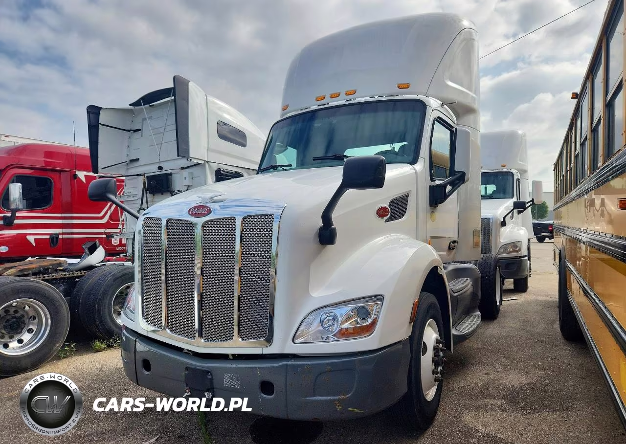2017 Peterbilt 579 Semi Truck VIN:1XPBA48X0HD428801 - 2