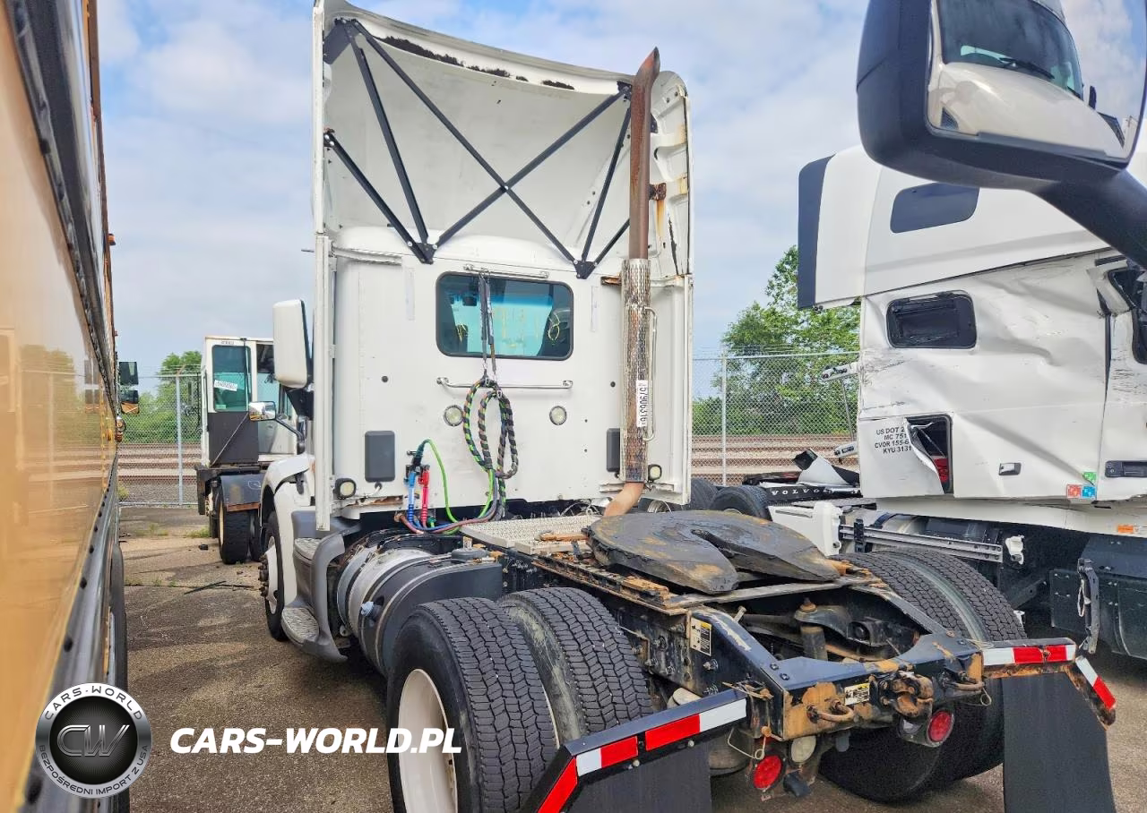 2017 Peterbilt 579 Semi Truck VIN:1XPBA48X0HD428801 - 3