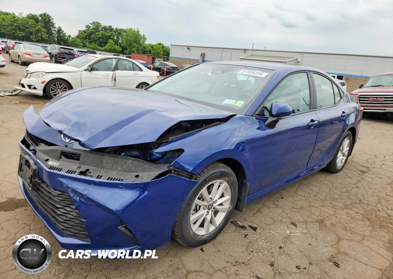 2025 Toyota Camry Le – zdjęcie 1 z 12