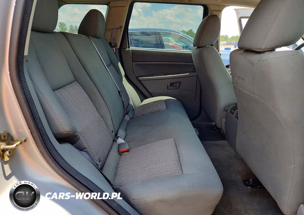 2007 Jeep Grand Cherokee Laredo VIN:1J8GR48KX7C580943 - 11