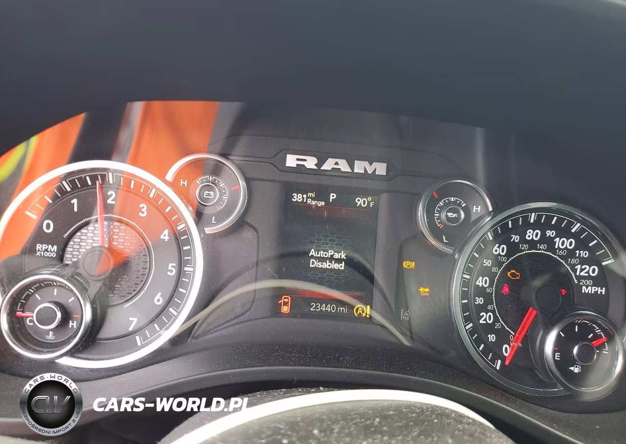 2025 Ram 1500 Tradesman VIN:1C6RRFGG1SN676649 - 9