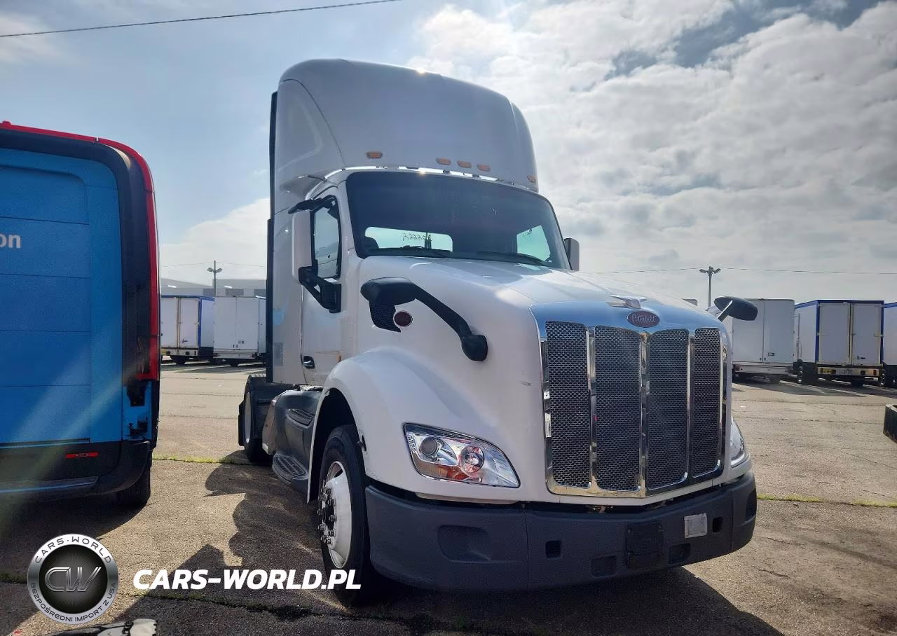 2019 Peterbilt 579 Semi Truck
