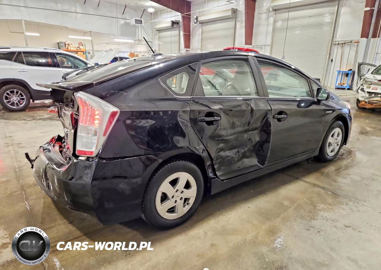 2011 Toyota Prius Two VIN:JTDKN3DUXB5372847 - 3