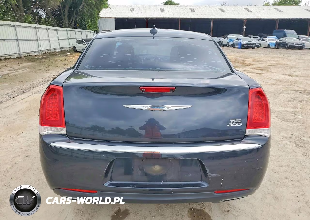 2016 Chrysler 300 Limited VIN:2C3CCAAGXGH298590 - 6