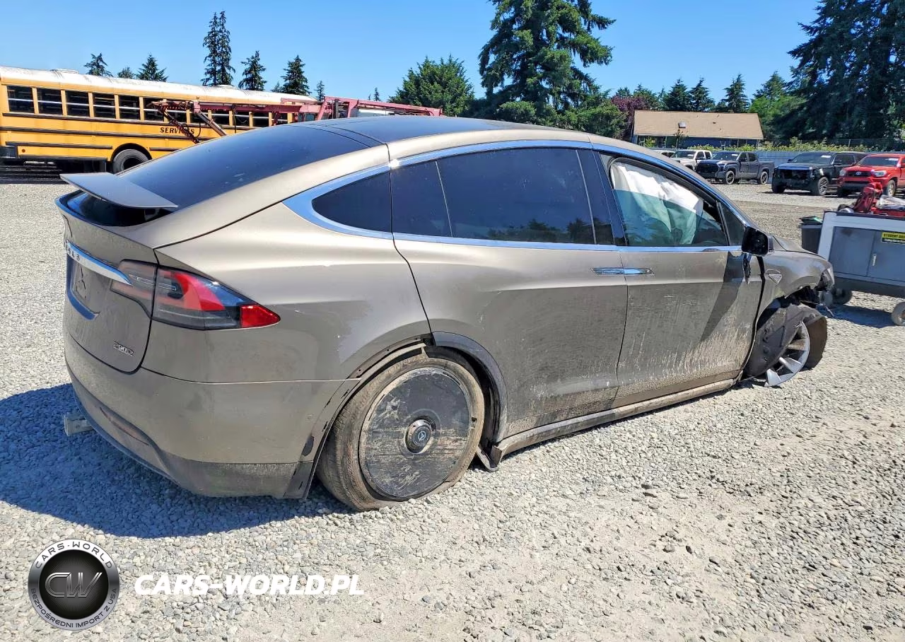 2016 Tesla Model X VIN:5YJXCAE48GF000461 - 3