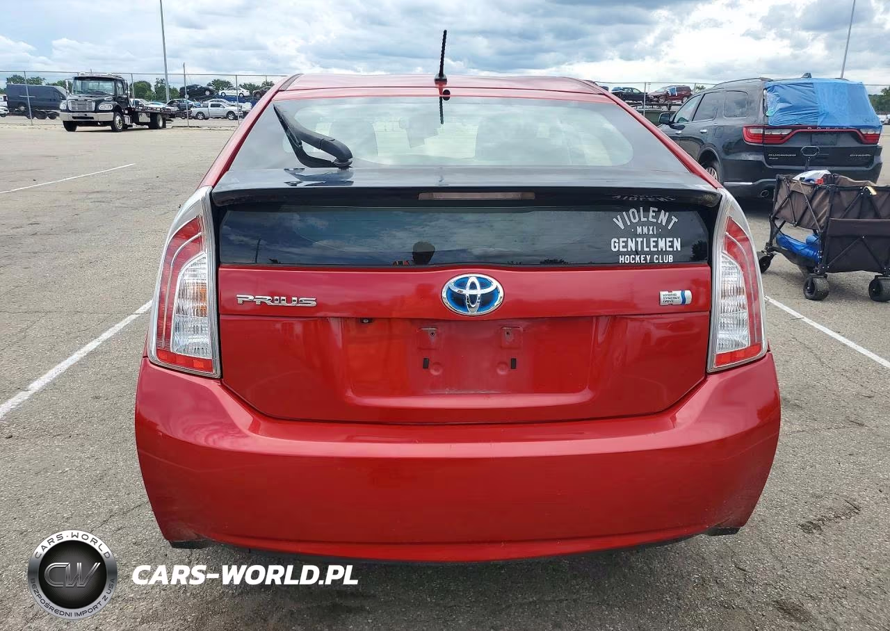 2015 Toyota Prius Two VIN:JTDKN3DU4F0440823 - 6