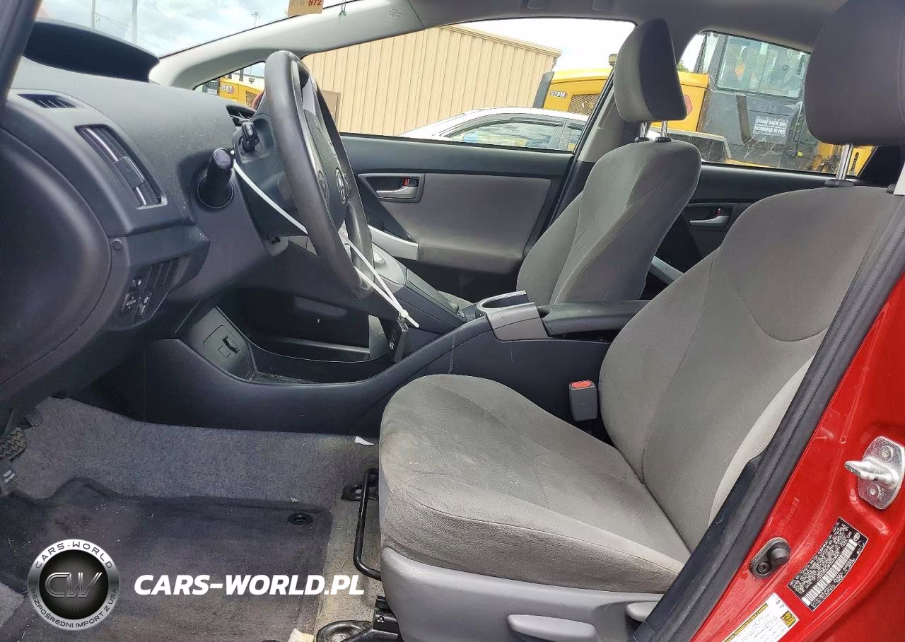 2015 Toyota Prius Two VIN:JTDKN3DU4F0440823 - 7