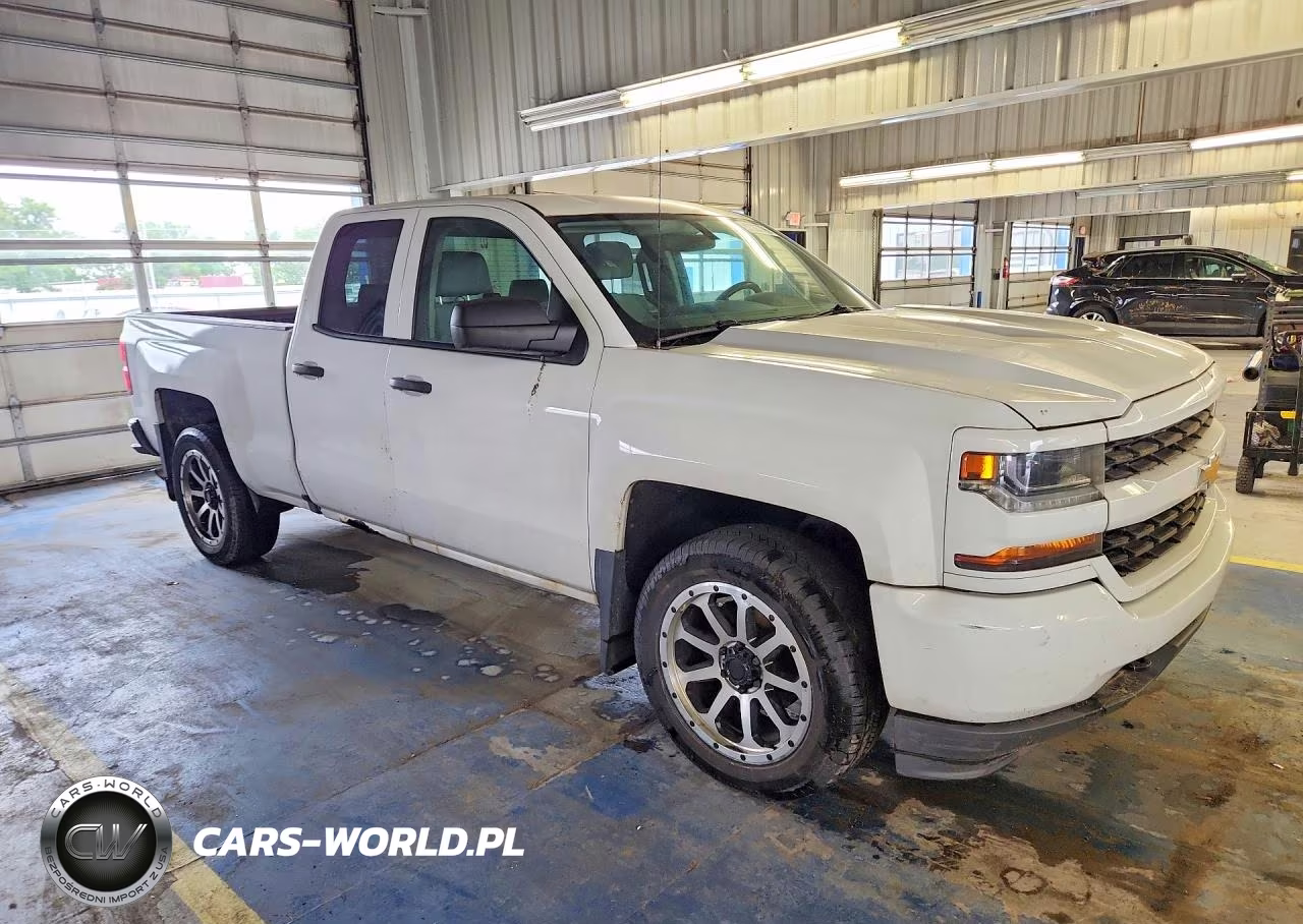 2016 Chevrolet Silverado K1500 Custom VIN:1GCVKPEH8GZ428279 - 4