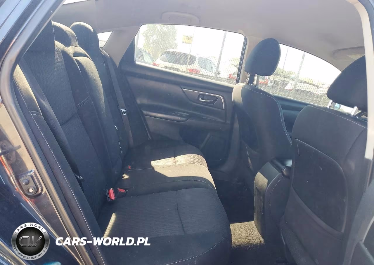 2018 Nissan Altima VIN:1N4AL3AP8JC255140 - 10