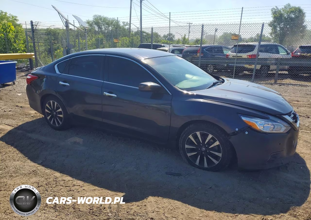 2018 Nissan Altima VIN:1N4AL3AP8JC255140 - 4