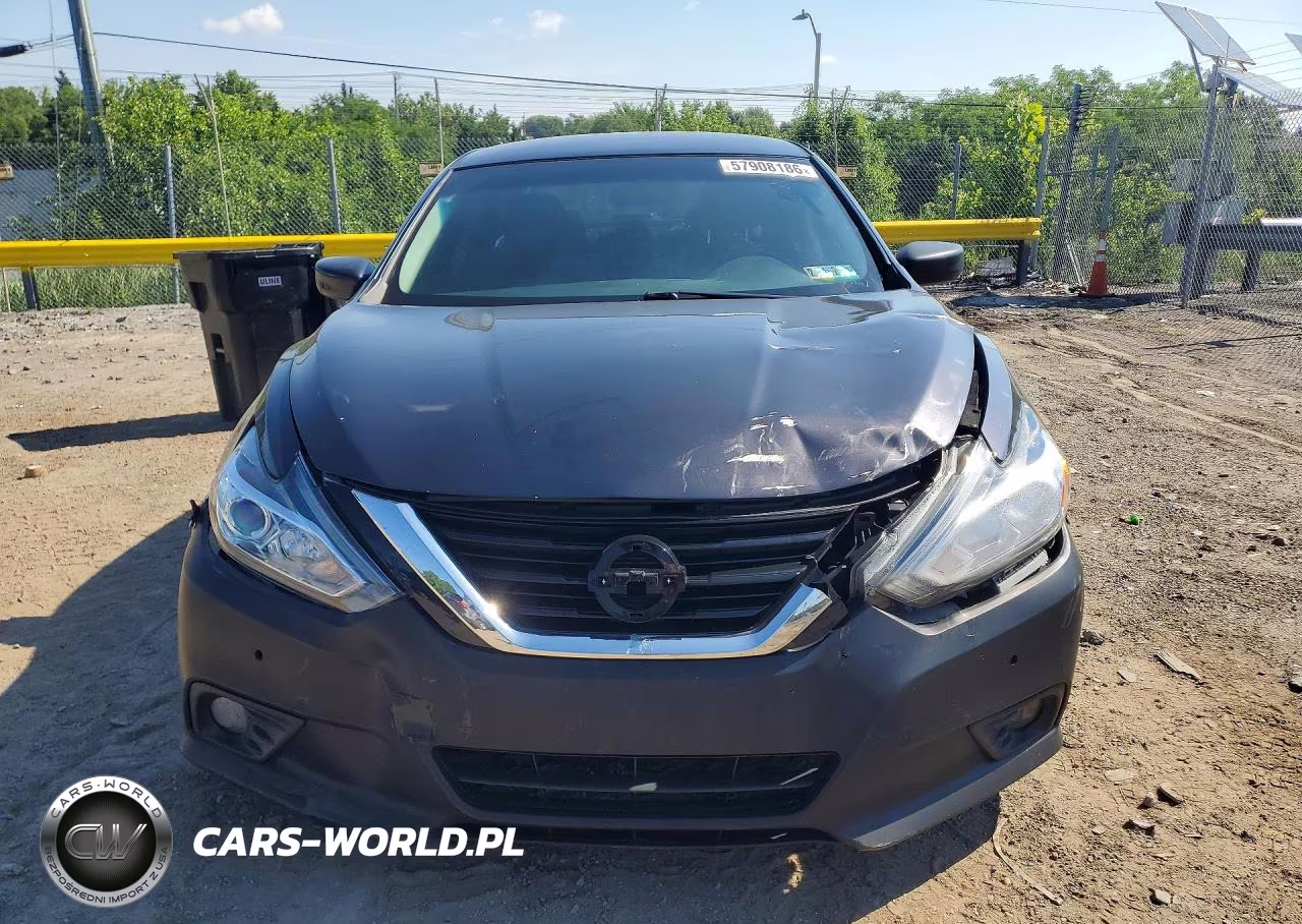 2018 Nissan Altima VIN:1N4AL3AP8JC255140 - 5