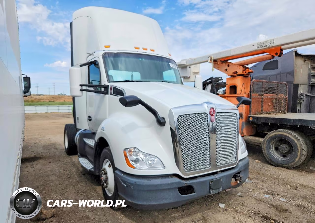 2016 Kenworth T680 Semi Truck