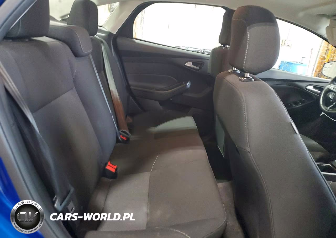 2018 Ford Focus Se VIN:1FADP3F21JL200334 - 10