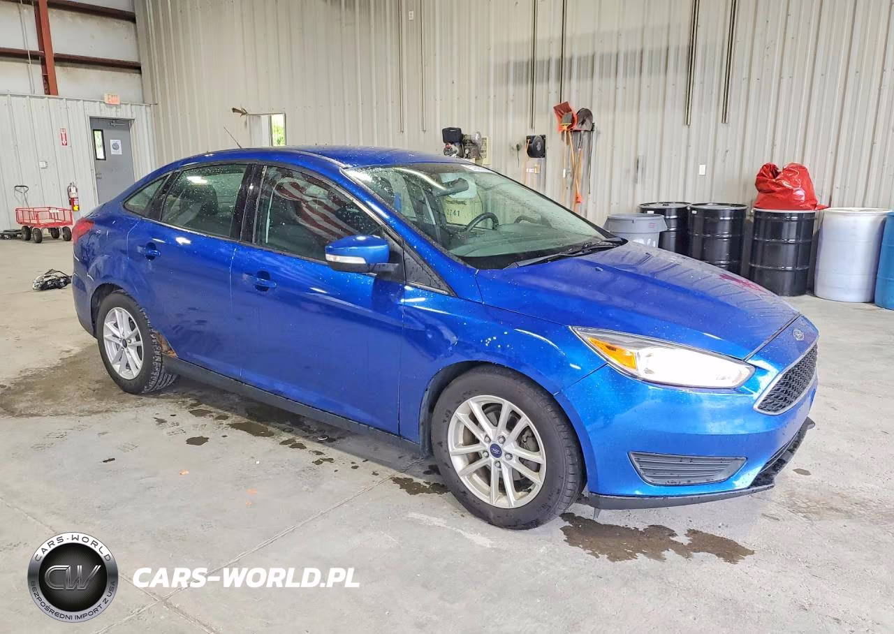 2018 Ford Focus Se VIN:1FADP3F21JL200334 - 4