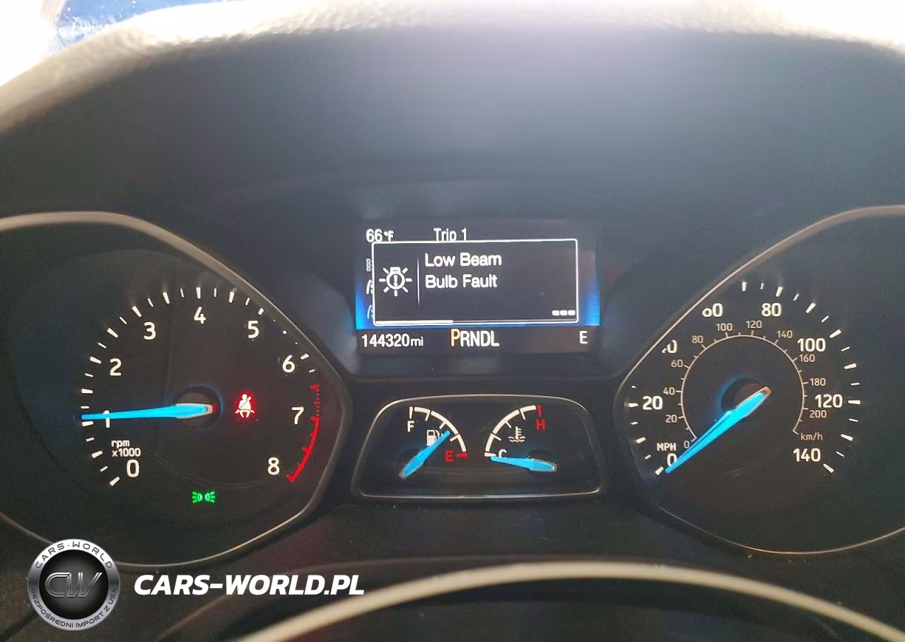 2018 Ford Focus Se VIN:1FADP3F21JL200334 - 9