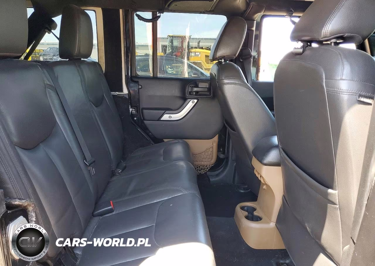 2015 Jeep Wrangler Unlimited Sahara VIN:1C4HJWEG9FL624427 - 10