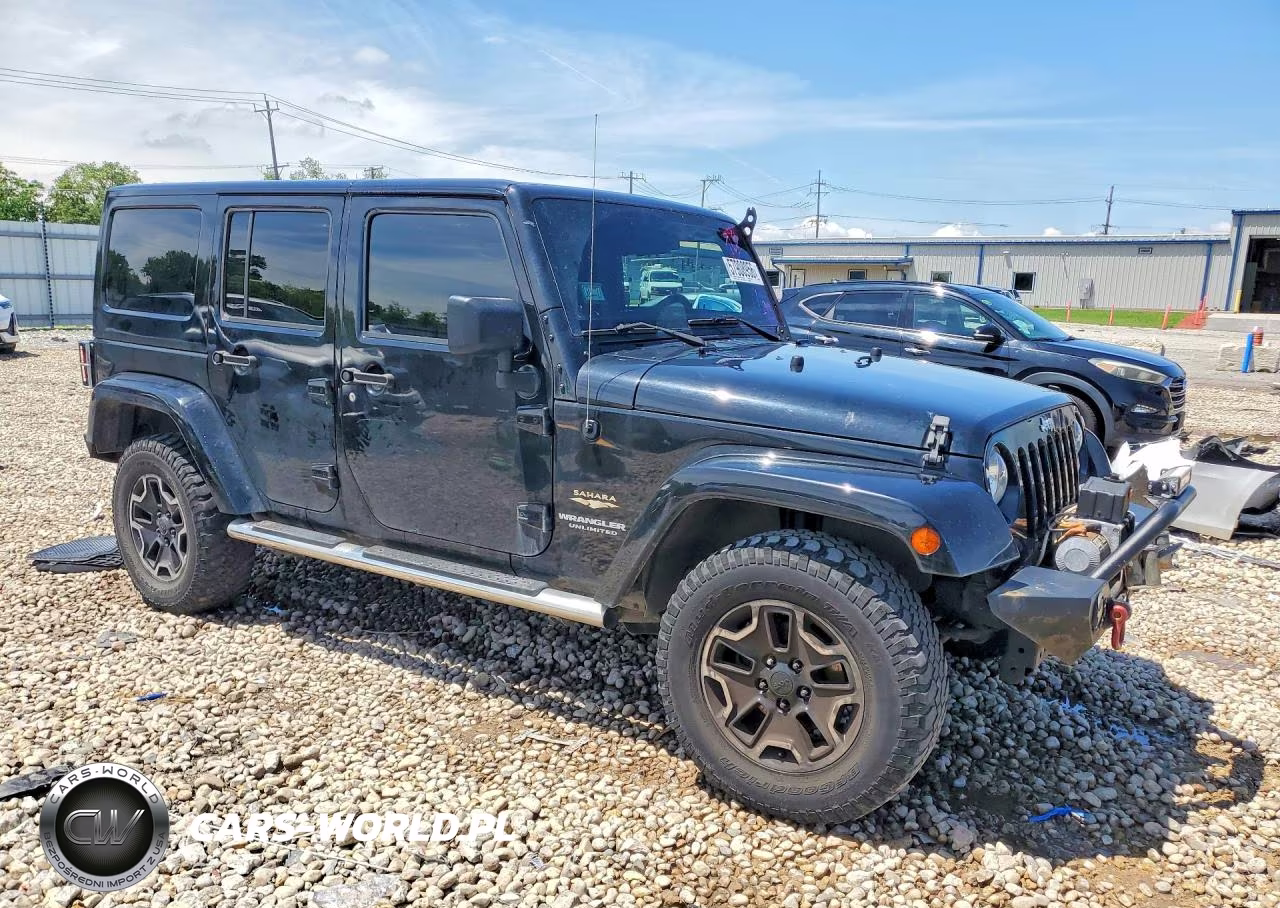 2015 Jeep Wrangler Unlimited Sahara VIN:1C4HJWEG9FL624427 - 4
