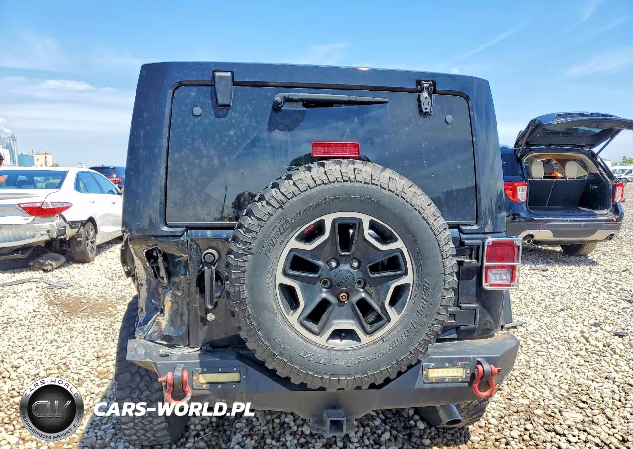 2015 Jeep Wrangler Unlimited Sahara VIN:1C4HJWEG9FL624427 - 6